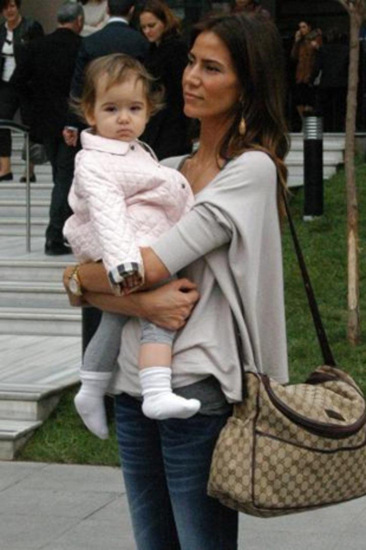 Zeynep Tokuş'un kızı ilk kez görüntülendi G2