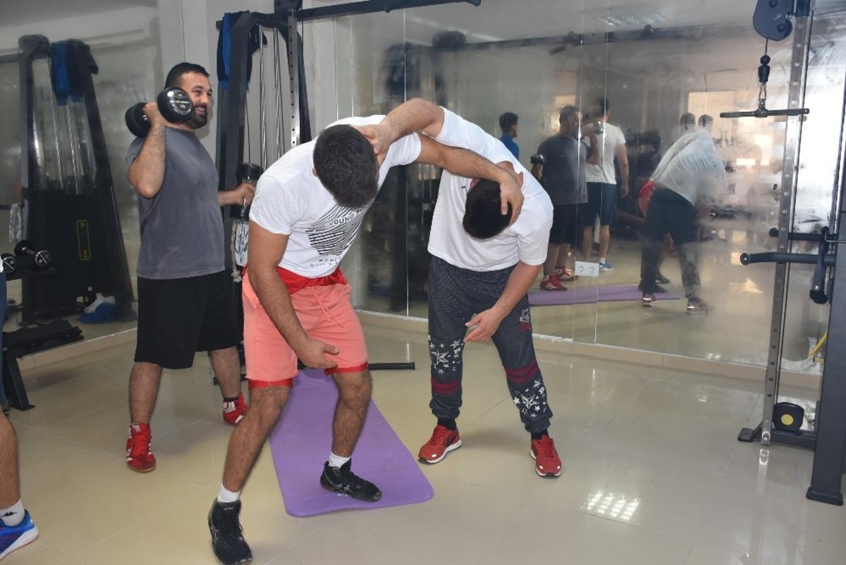 Kumlucalı g&uuml;reş&ccedil;iler 4X4 başarı hedefliyor