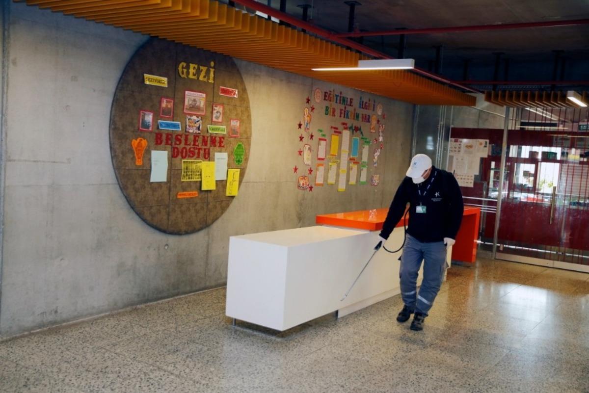 Salgın hastalıklara karşı okullar temizlendi