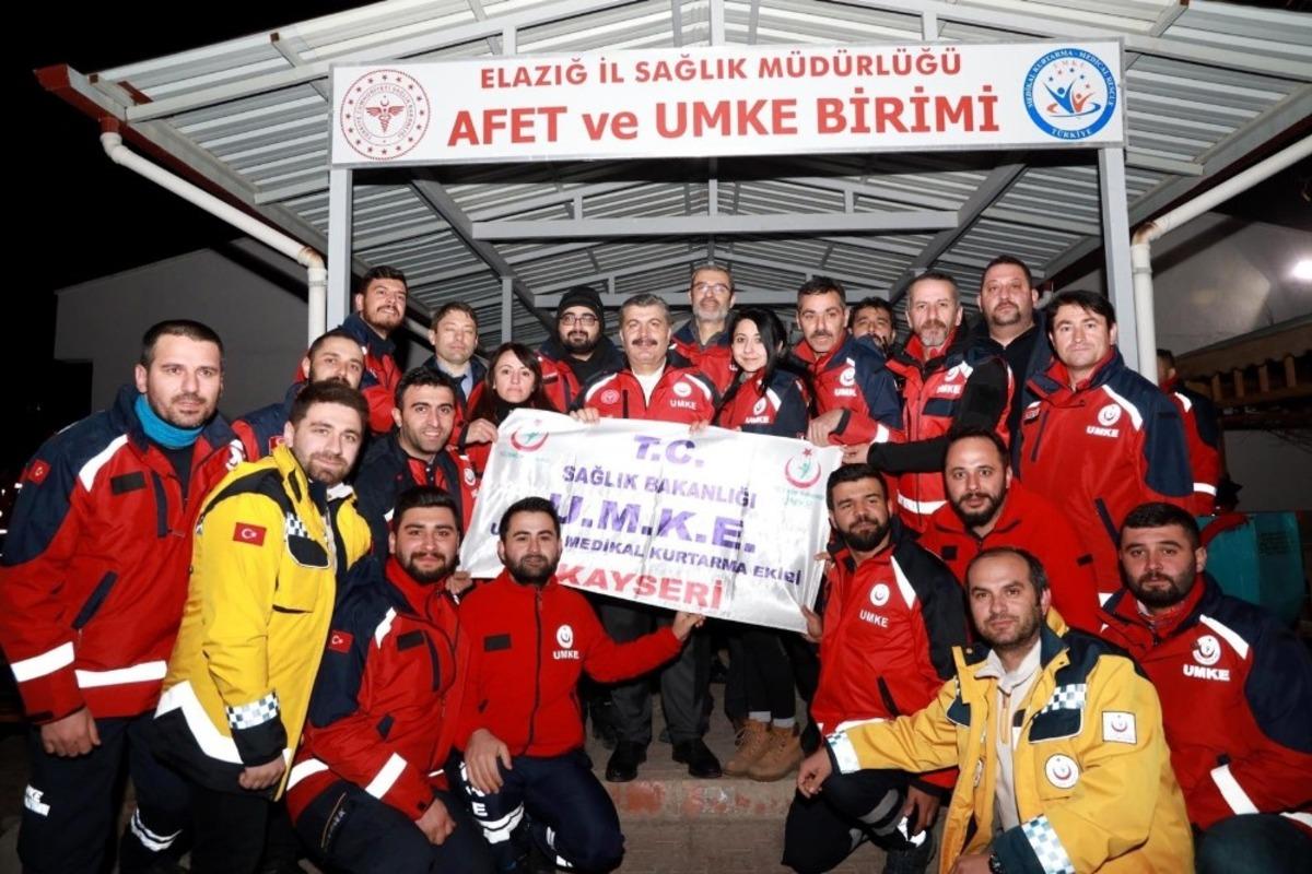 Kayseri Sağlık Ekibi Deprem B&ouml;lgesinde Canlara Dokunmayı Başardı