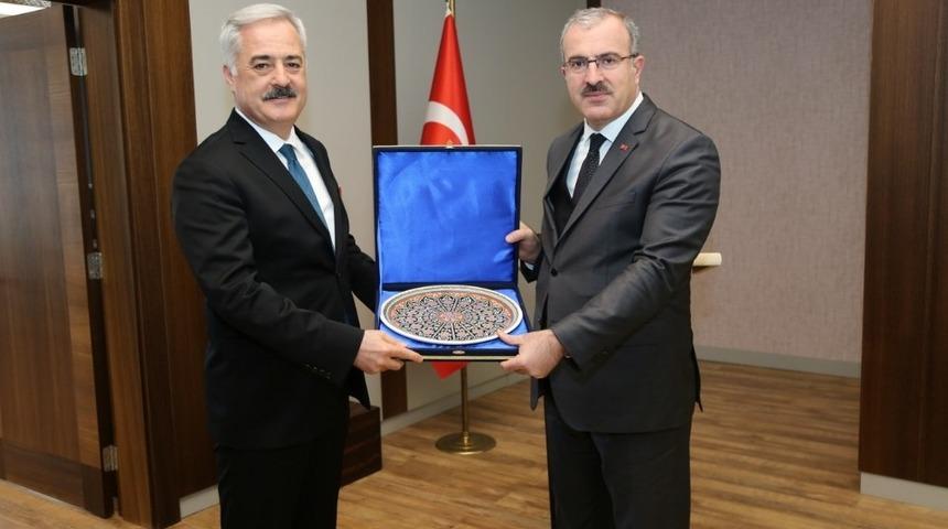 Isparta Valisi Seymenoğlu’nu Kütahya’da