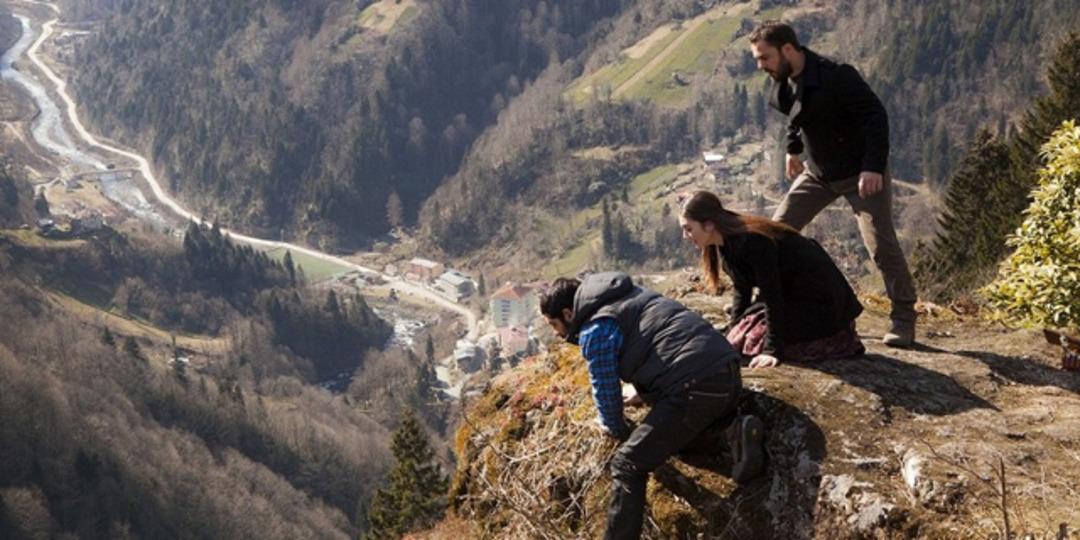 Benim İ&ccedil;in &Uuml;z&uuml;lme 52. B&ouml;l&uuml;m Galerisi