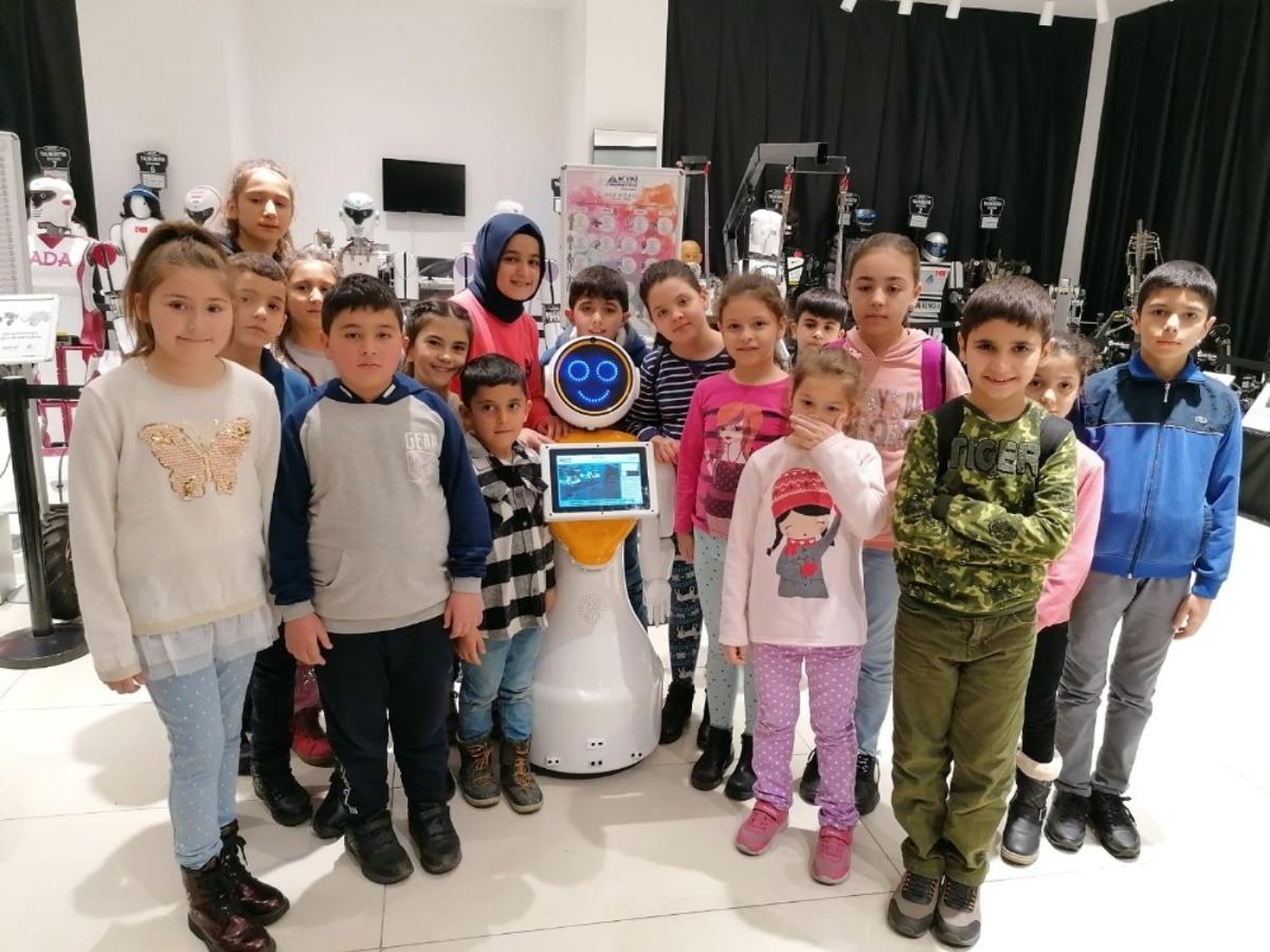 Bağcılarlı minikler robotlarla bir g&uuml;n ge&ccedil;irdi