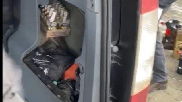 Yurt dışından Çanakkale’ye gelen 2 araçtan çok sayıda gümrük kaçağı ürün çıktı