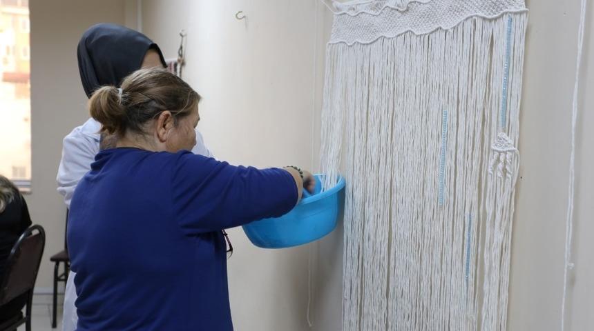 KO-MEK&rsquo;in makrome kursuna kadınlardan yoğun ilgi