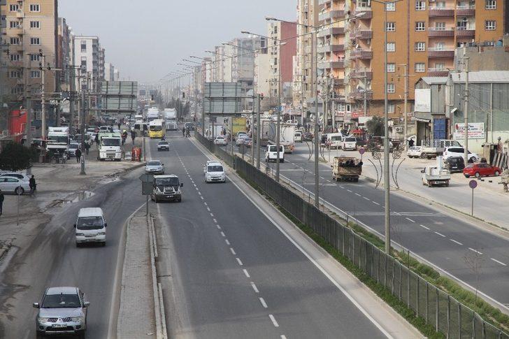 Ölümlü kazaların yaşandığı çevre yolunda çitlere zarar veren şahıs kameralara yakalandı G2
