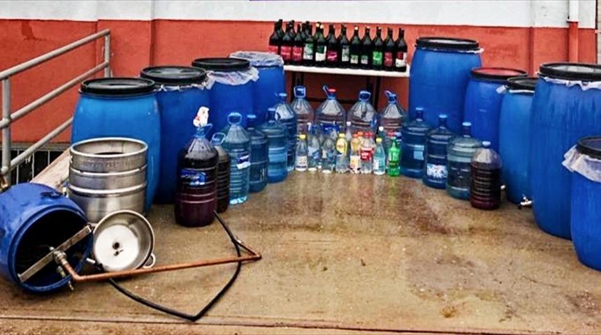 Tekirdağ'da 890 litre ka&ccedil;ak i&ccedil;ki ele ge&ccedil;irildi