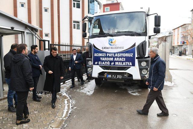 Çatak Belediyesinin yardım tırı yola çıktı