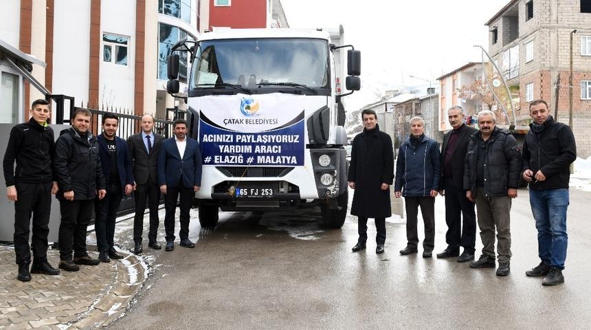 &Ccedil;atak Belediyesinin yardım tırı yola &ccedil;ıktı