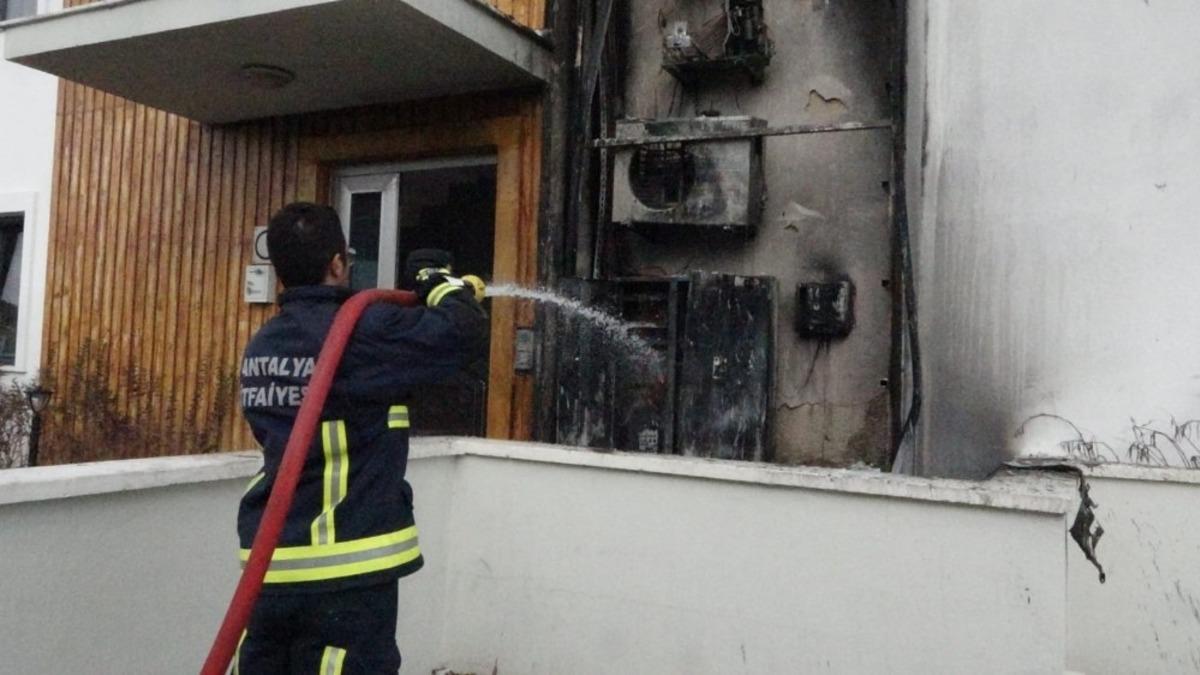 Klima &uuml;nitesinde &ccedil;ıkan yangın turistleri korkuttu