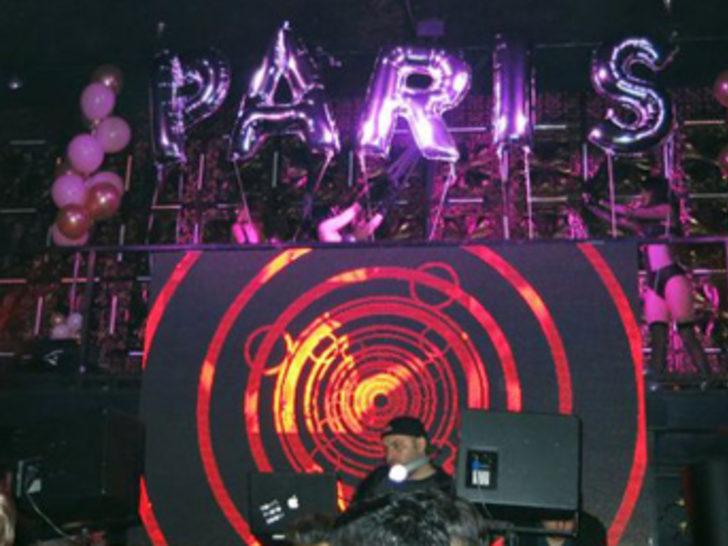 Paris Hilton yeni yaşına iç çamaşırsız girdi G4