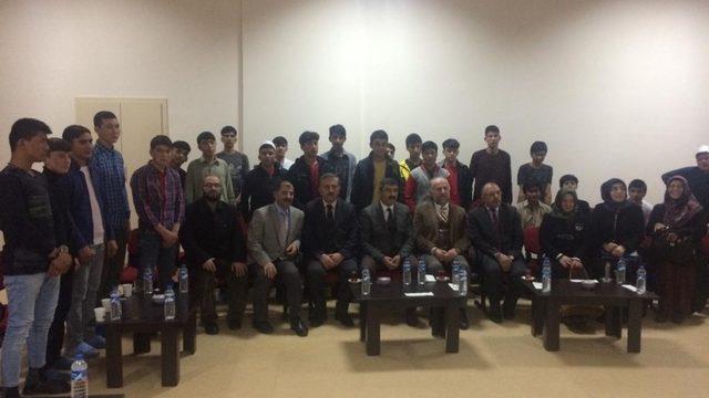 Mülteci çocuklar, hayatını kaybeden vatandaşlar için hatmi şerif okudu