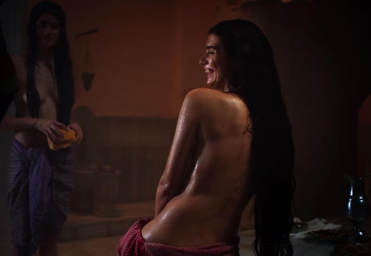 'Rise of Empires: Ottoman'da Tuba B&uuml;y&uuml;k&uuml;st&uuml;n'&uuml;n hamam sahnesi olay oldu