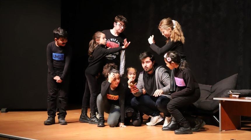 Turgutlu Belediyesi &Ccedil;ocuk Tiyatrosu Alaşehir&rsquo;de sahne alacak