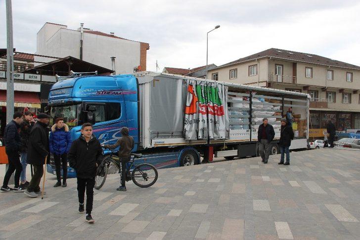 Cumayeri halkı Elazığ’a yardım elini uzattı G3