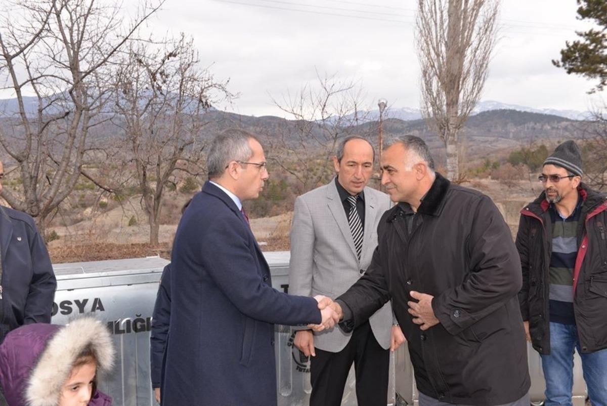 Tosya Kaymakamlığı &ccedil;&ouml;p konteynırlarını teslim etti