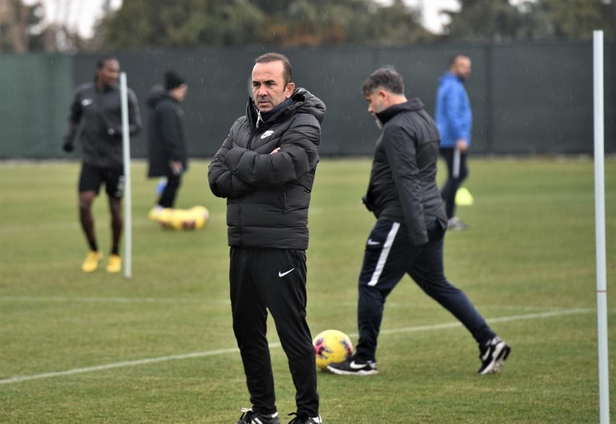 Mehmet &Ouml;zdilek: &ldquo;Bireysel anlamda ciddi sıkıntılarımız var&rdquo;