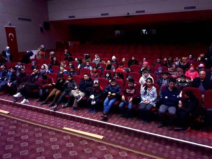 Develi Belediyesinden engelli öğrencilere sinema etkinliği G2