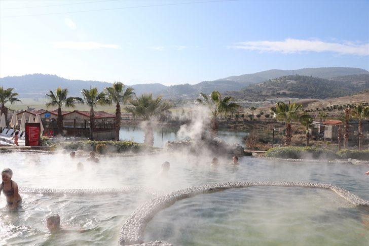 Açık termal havuzlar kışı yaz havasına dönüştürüyor G1