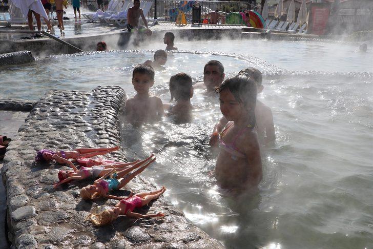 Açık termal havuzlar kışı yaz havasına dönüştürüyor G2