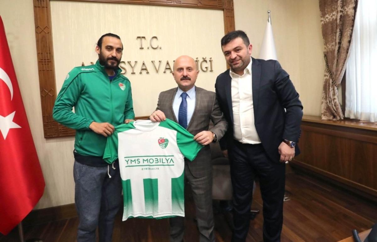 Vali Varol&rsquo;a Amasyaspor forması