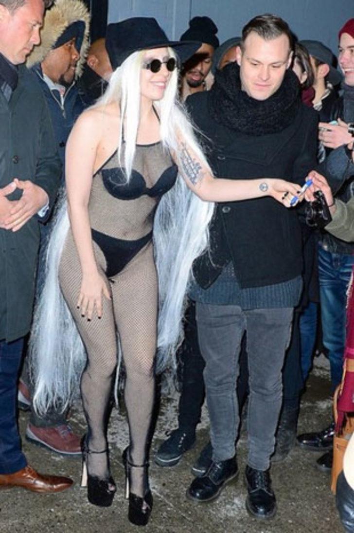 Kış ortasında çıplak gezinti G4