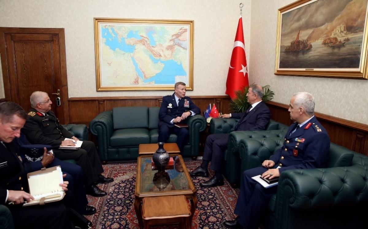Milli Savunma Bakanı Akar, NATO Avrupa M&uuml;ttefik Kuvvetler Komutanı Wolters&rsquo;ı kabul etti