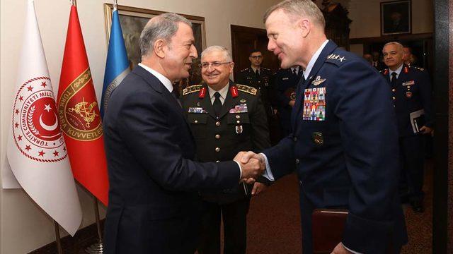 Bakan Akar, NATO Avrupa Müttefik Kuvvetler Komutanını kabul etti