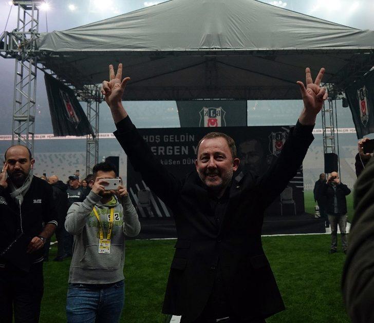 Sergen Yalçın, 20 bin taraftarın önünde imzayı attı G2