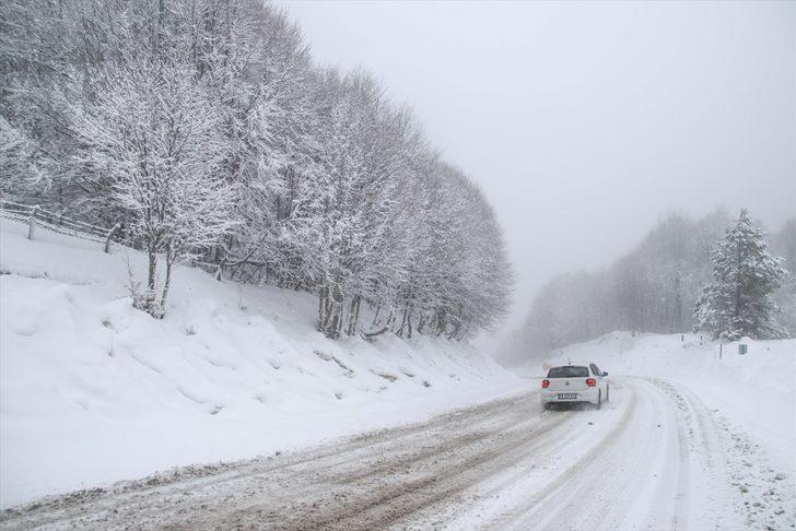 Kütahya'da kar yağışı ve sis ulaşımı olumsuz etkiliyor G1