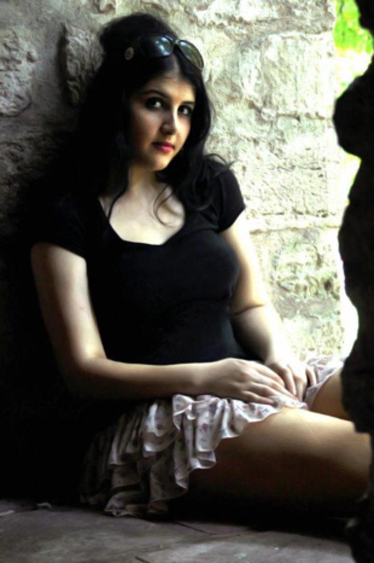 Ünlülerin bulunduğu evi polis bastı G2