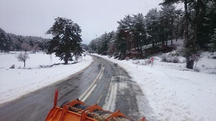 Yoğun kar yağışı, ulaşımda aksamalara neden oluyor G1