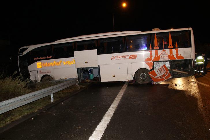 Düzce'de kaza! Otobüs bariyerlere çarptı: 7 yaralı G2