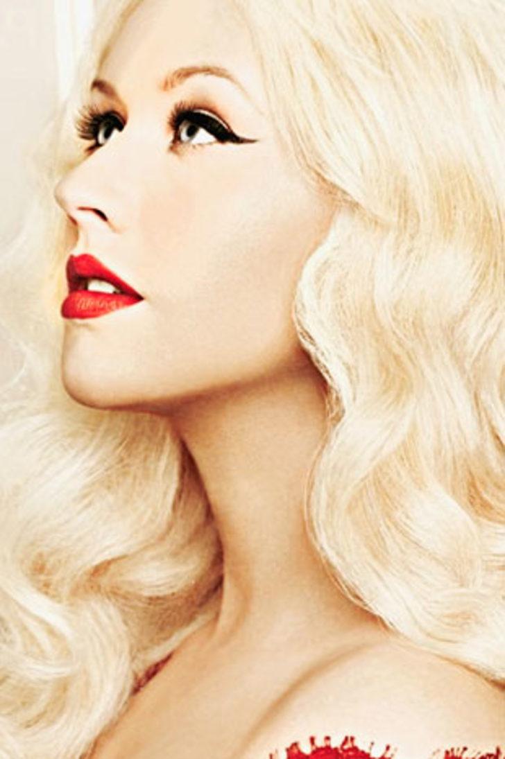 Christina Aguilera anne oluyor G3