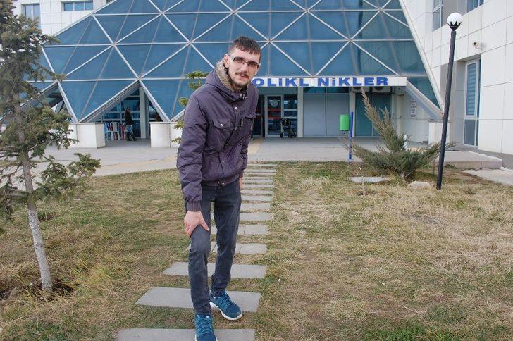 Kendisine saldıran köpekle boğuşan genç yaralandı G3