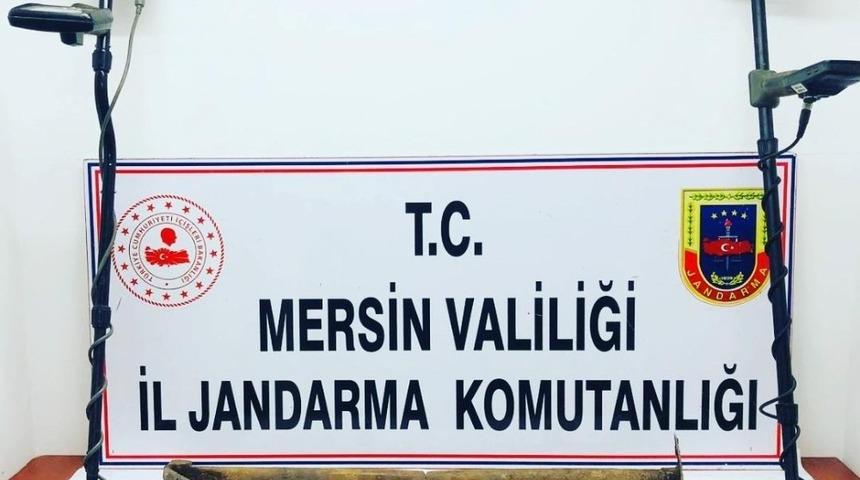 Mersin&rsquo;de 2 ş&uuml;pheli sit alanında define ararken yakalandı