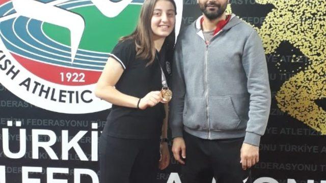 Rekorları kıran Yaren Türkiye Şampiyonu oldu