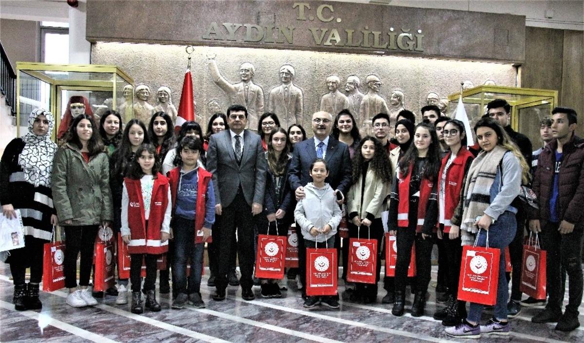 Vali K&ouml;şger; &ldquo;Gen&ccedil;lerimizden &uuml;mitliyiz&rdquo;