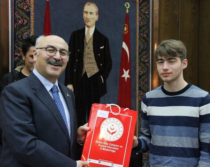 Vali Köşger; “Gençlerimizden ümitliyiz” G4