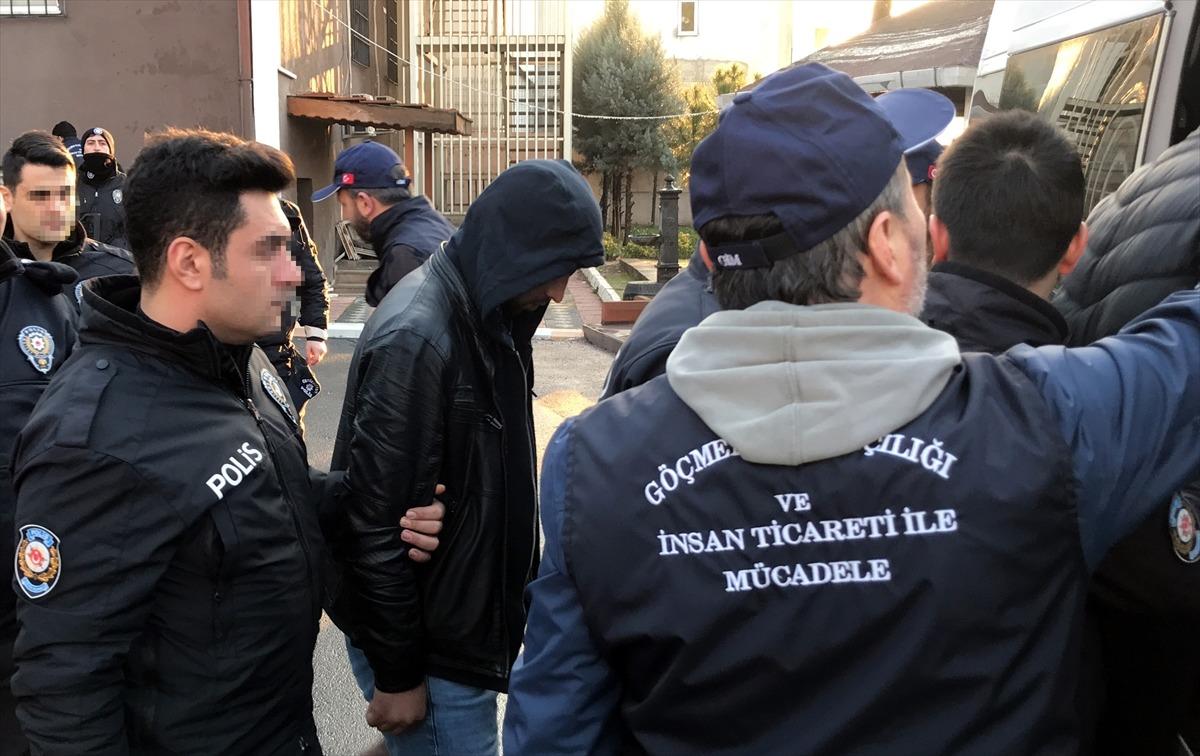 Kocaeli ve Diyarbakır'daki g&ouml;&ccedil;men ka&ccedil;ak&ccedil;ılığı operasyonu