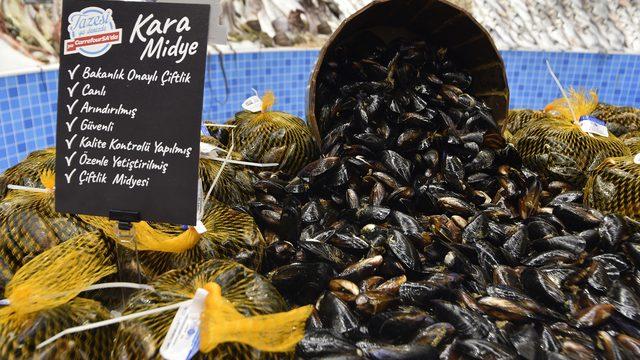 Kara midye market raflarında