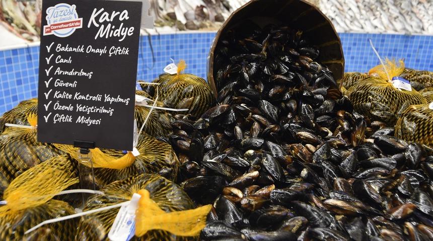 Kara midye market raflarında