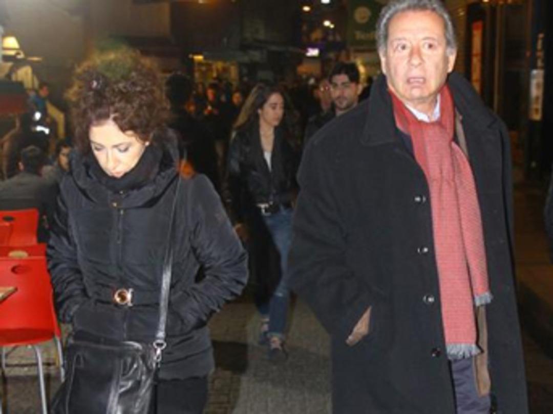 Gazetecileri g&ouml;r&uuml;nce panikledi