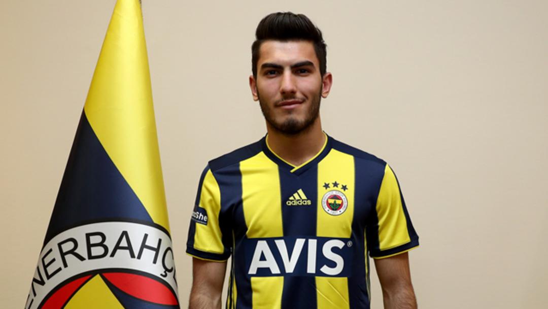 Fenerbah&ccedil;e'de flaş ayrılık! İmzayı attı