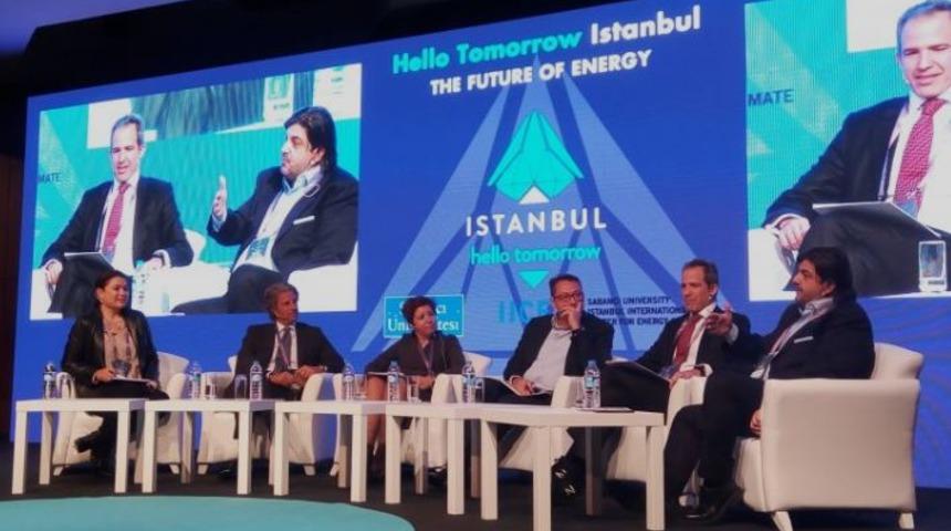 Emre Kurttepeli moderated a panel in the Hello Tomorrow: The Future of Energy