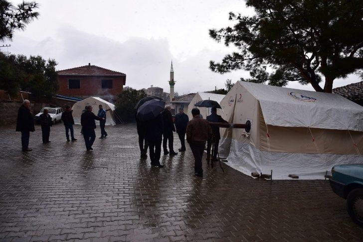 Deprem bölgesinde çalışmalar devam ediyor G2