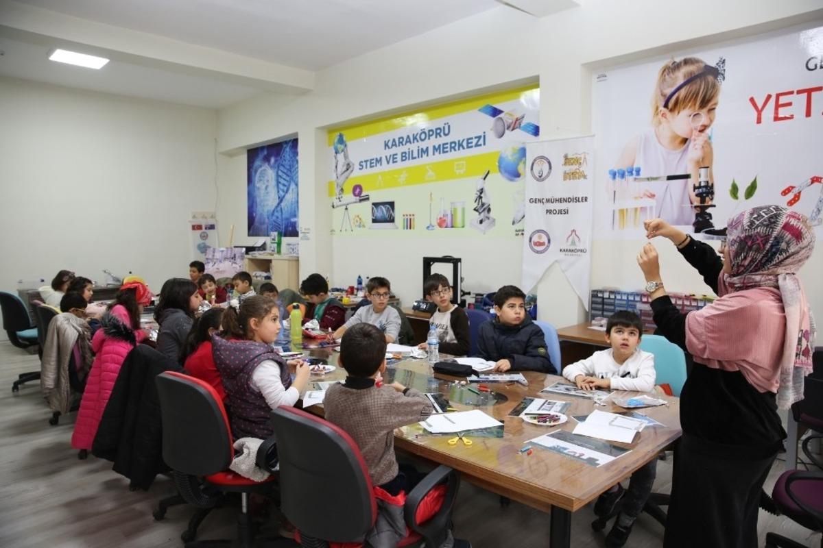 &Ouml;ğrenciler yarıyıl tatilini bilim ve teknolojiyle değerlendiriyor