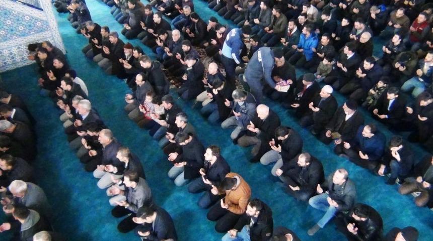 Erciş Belediyesinden deprem şehitleri i&ccedil;in mevlit okutuldu