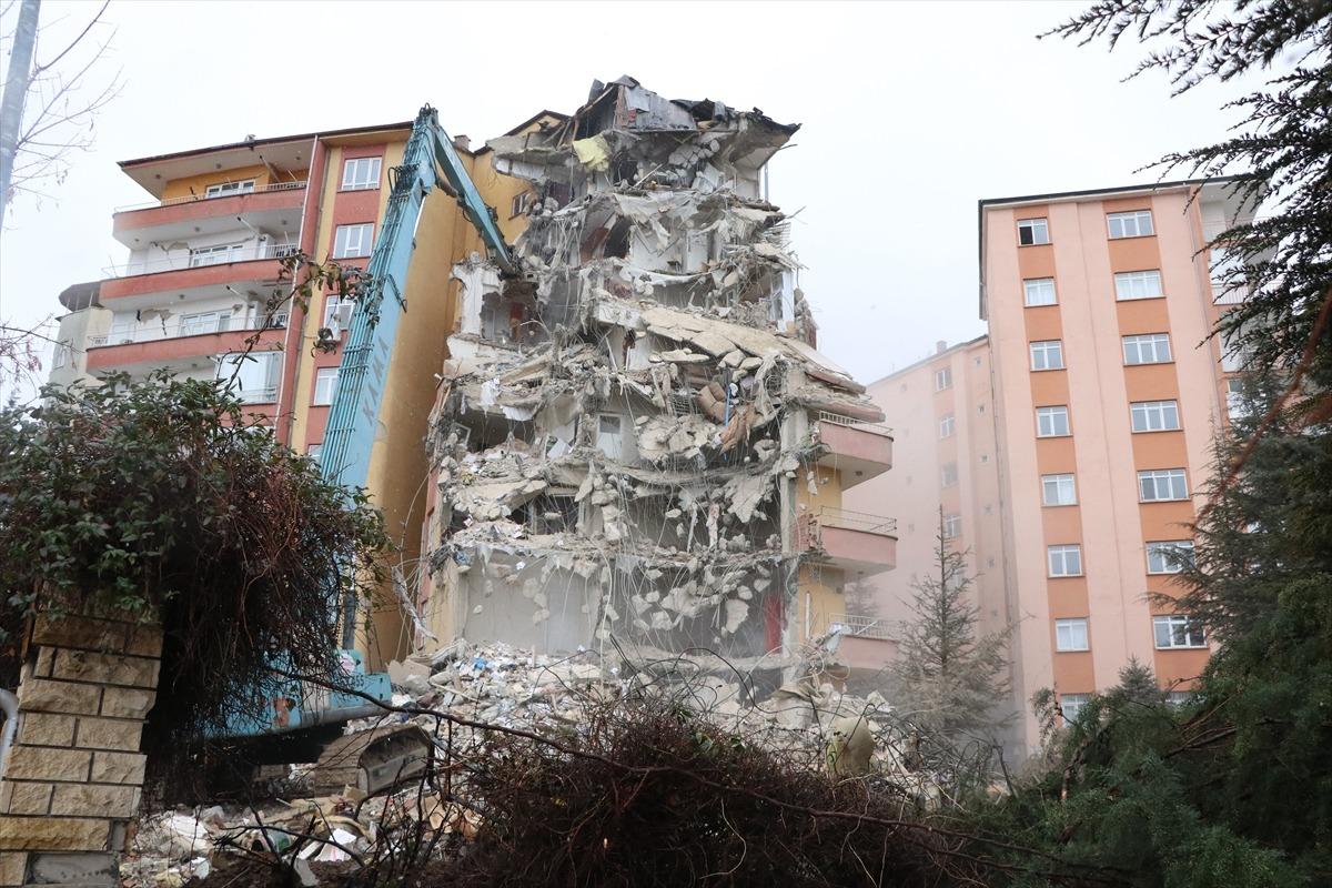 Bakan Kurum: "Elazığ'ın r&ouml;ntgenini &ccedil;ekiyoruz"