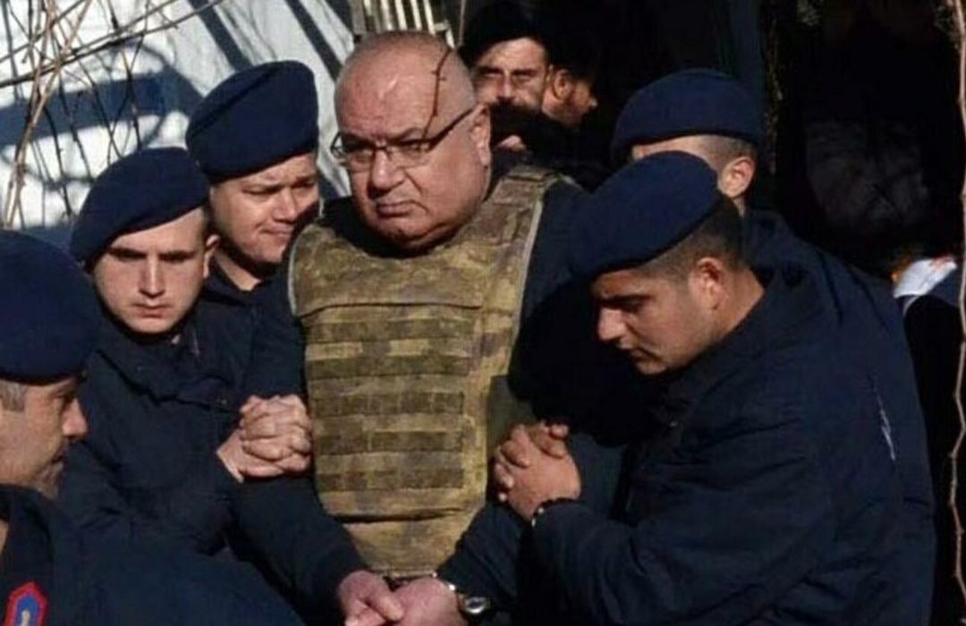 Pompalı t&uuml;fekle 5 kişiyi &ouml;ld&uuml;r&uuml;p, 4 kişiyi yaralamıştı! Olay yerinde her şeyi tek tek anlattı